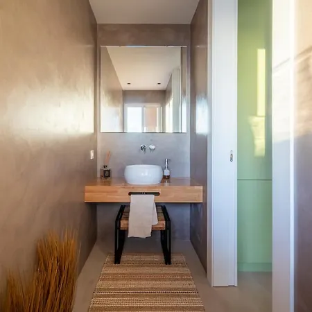 فيلة Olive أذيخي